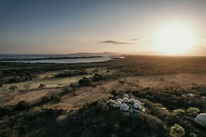 Alaya Yoga & Surf & Retreat