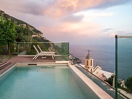 Peaceful Escape Above Amalfi Coast