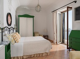 Peaceful Escape Above Amalfi Coast