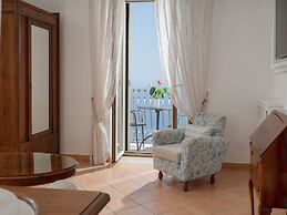 Peaceful Escape Above Amalfi Coast