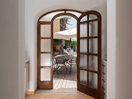 Peaceful Escape Above Amalfi Coast