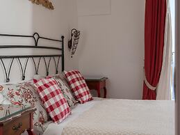 Peaceful Escape Above Amalfi Coast