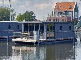 Luxury Houseboat in Volendam Marina