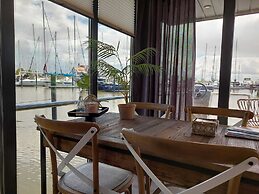 Luxury Houseboat in Volendam Marina