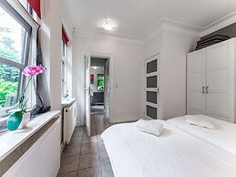 Beautiful Apartment in Sint Maartensbrug