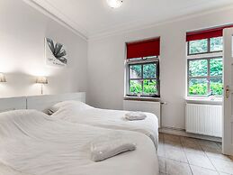 Beautiful Apartment in Sint Maartensbrug