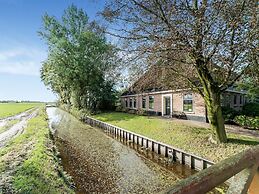 Beautiful Apartment in Sint Maartensbrug