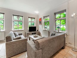 Beautiful Apartment in Sint Maartensbrug