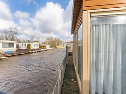 Snug Holiday Home in Bantega With Own Harbour, Boathouse