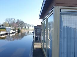 Snug Holiday Home in Bantega With Own Harbour, Boathouse