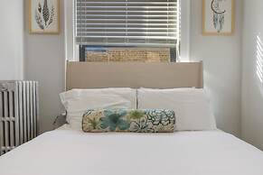 Appealing Montrose 1BR in Portage Park