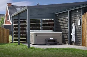 Holiday Home With Sauna and Outdoor Jacuzzi