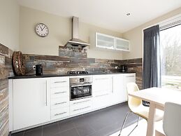 Cozy Vacation Home With a hot tub