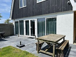 Cozy Vacation Home With a hot tub