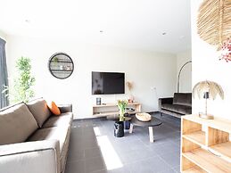 Cozy Vacation Home With a hot tub