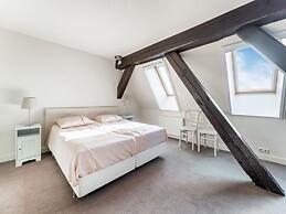 Spacious Holiday Home De Pauwenhof