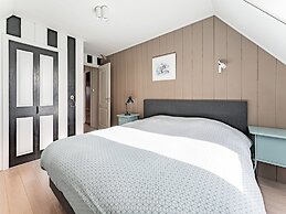 Spacious Group Getaway in Heiloo