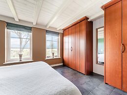 Spacious Group Getaway in Heiloo