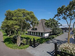 Spacious Group Getaway in Heiloo