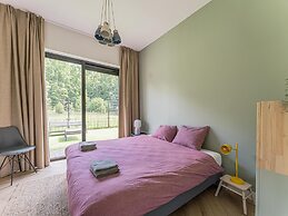 Lakeside Home With a Jetty