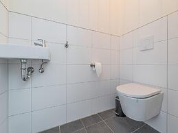 Lakeside Home With a Jetty