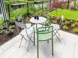 Spacious Villa Near Amsterdam