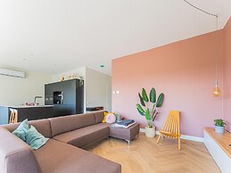 Spacious Villa Near Amsterdam