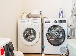 Lakeside Home With a Jetty