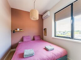 Lakeside Home With a Jetty