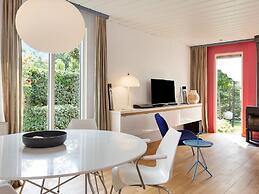 Light and Quiet Chalet With Beautiful Terrace Near Historic Goedereede