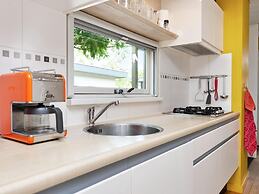 Light and Quiet Chalet With Beautiful Terrace Near Historic Goedereede