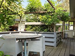 Light and Quiet Chalet With Beautiful Terrace Near Historic Goedereede