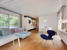 Light and Quiet Chalet With Beautiful Terrace Near Historic Goedereede