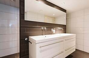 Luxurious 16-person Villa With Swimming Pool Sauna Outdoor Kitchen Wit