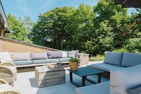 Luxurious 16-person Villa With Swimming Pool Sauna Outdoor Kitchen Wit