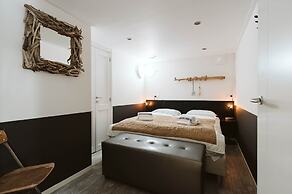 Luxurious 16-person Villa With Swimming Pool Sauna Outdoor Kitchen Wit