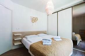 Luxurious 16-person Villa With Swimming Pool Sauna Outdoor Kitchen Wit