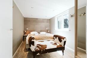 Luxurious 16-person Villa With Swimming Pool Sauna Outdoor Kitchen Wit