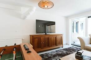 Luxurious 16-person Villa With Swimming Pool Sauna Outdoor Kitchen Wit