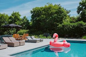 Luxurious 16-person Villa With Swimming Pool Sauna Outdoor Kitchen Wit