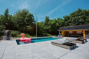 Luxurious 16-person Villa With Swimming Pool Sauna Outdoor Kitchen Wit