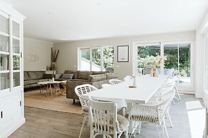 Luxurious 16-person Villa With Swimming Pool Sauna Outdoor Kitchen Wit