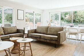 Luxurious 16-person Villa With Swimming Pool Sauna Outdoor Kitchen Wit