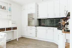 Luxurious 16-person Villa With Swimming Pool Sauna Outdoor Kitchen Wit