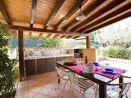 Belvilla by OYO Villa Nicole 5