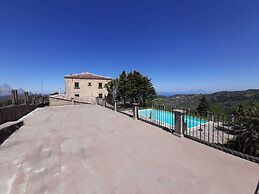 Lavish Sicilian Villa With Pool