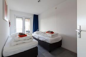 Spacious Flat With Views of the Harbour