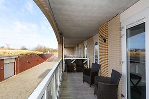 Spacious Flat With Views of the Harbour