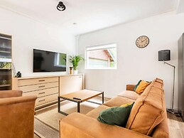 Charming Holiday Home in Poortugaal With Garden