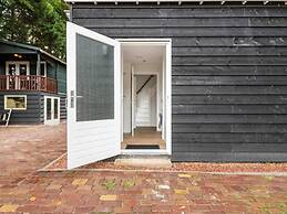 Charming Holiday Home in Poortugaal With Garden